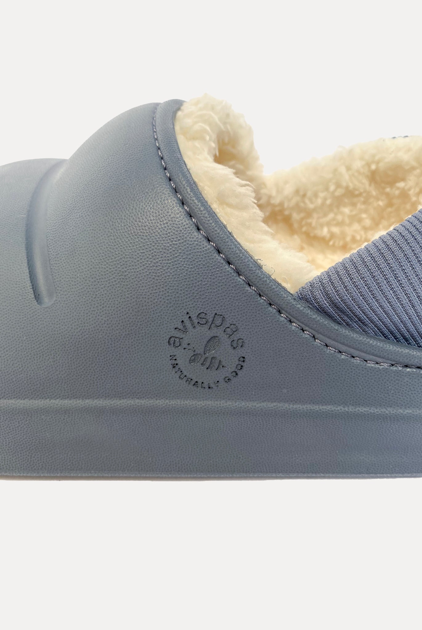 Avispas Blue Slippers