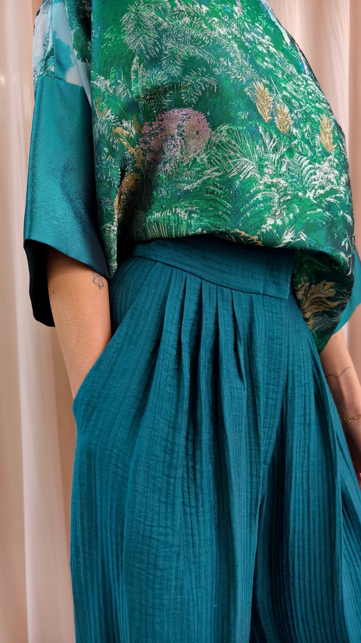 Pantalone wideleg in creponne fluido