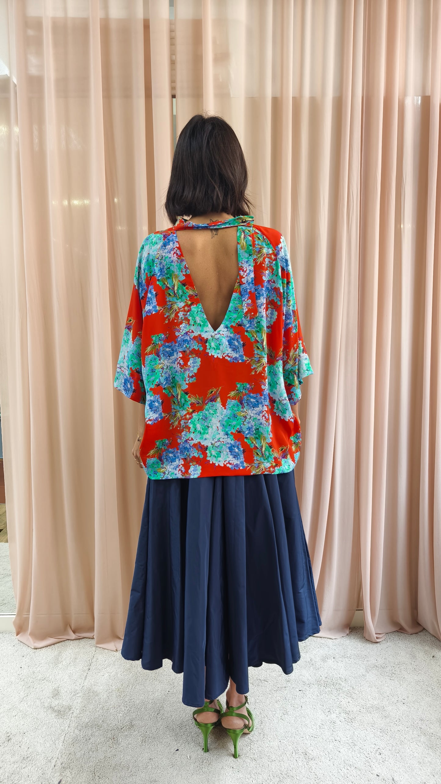 Blusa in seta fiori