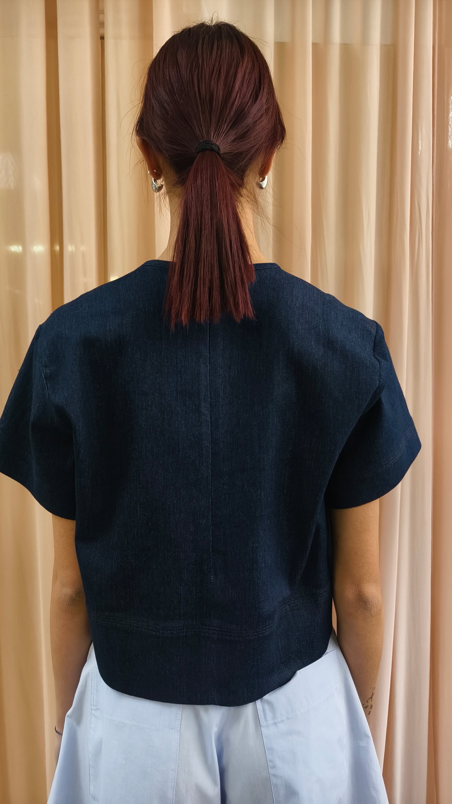Top scollo a V in popeline