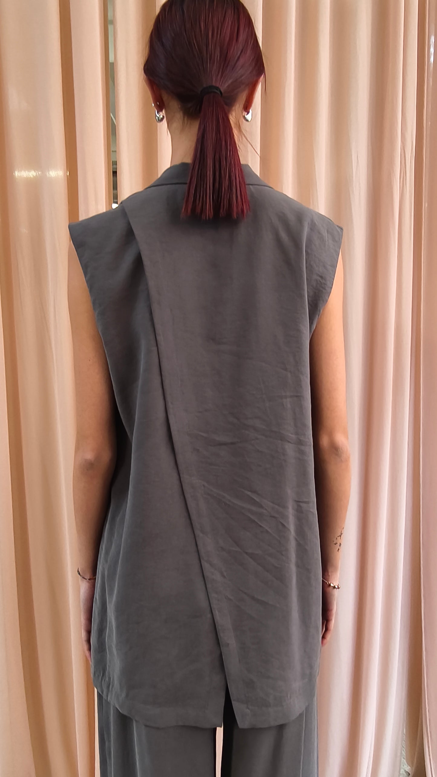Gilet in tessuto delavato