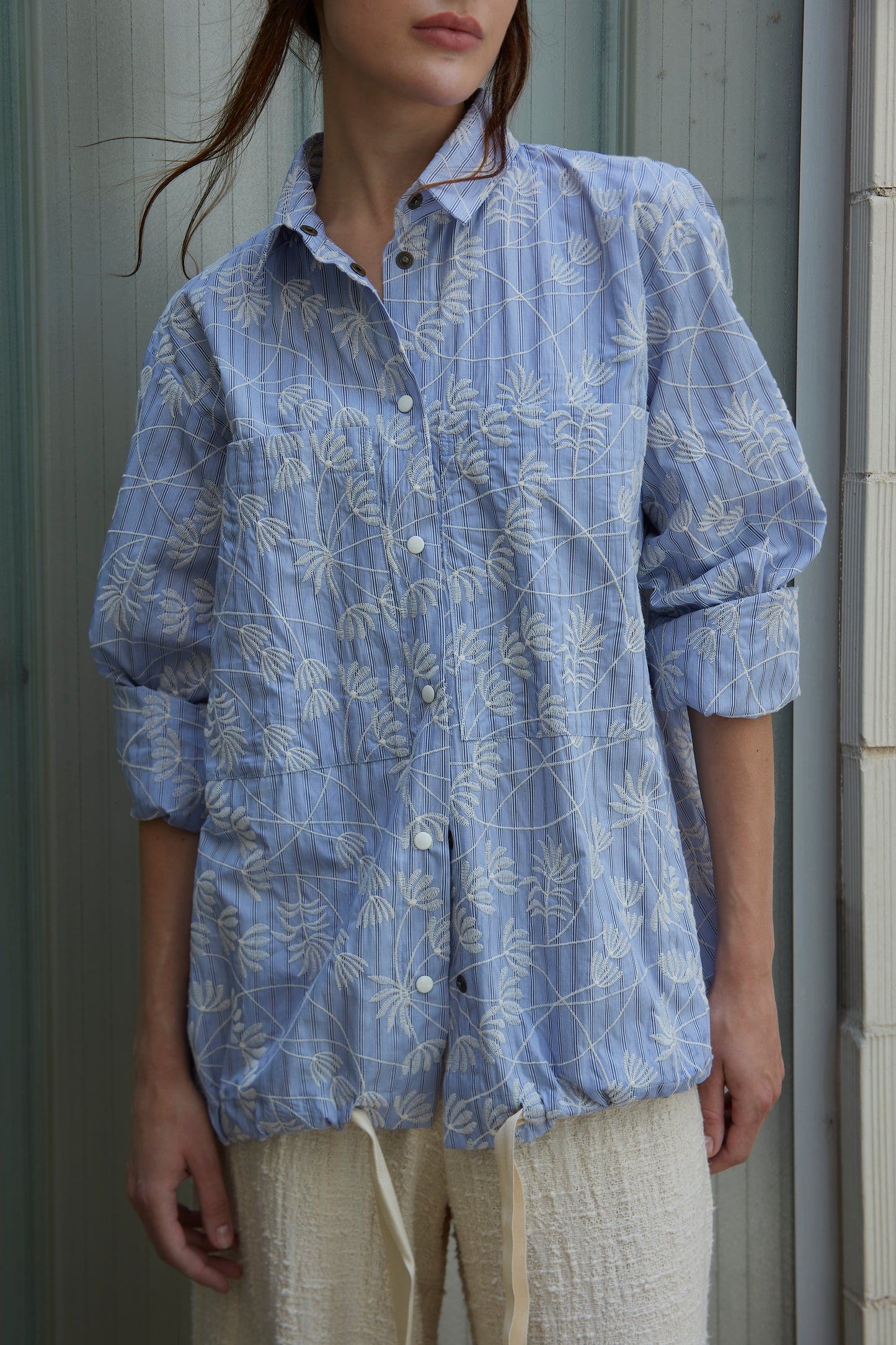 Camicia in bacchetta ricamata