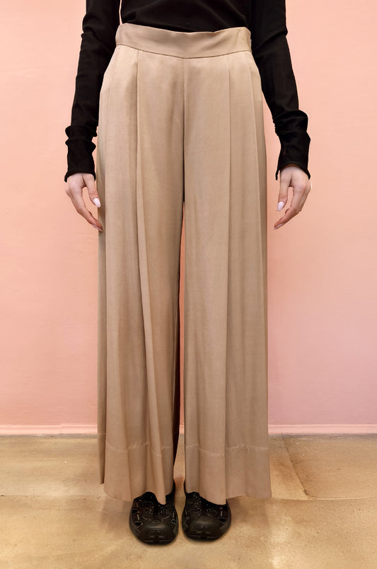 Wide-leg pants