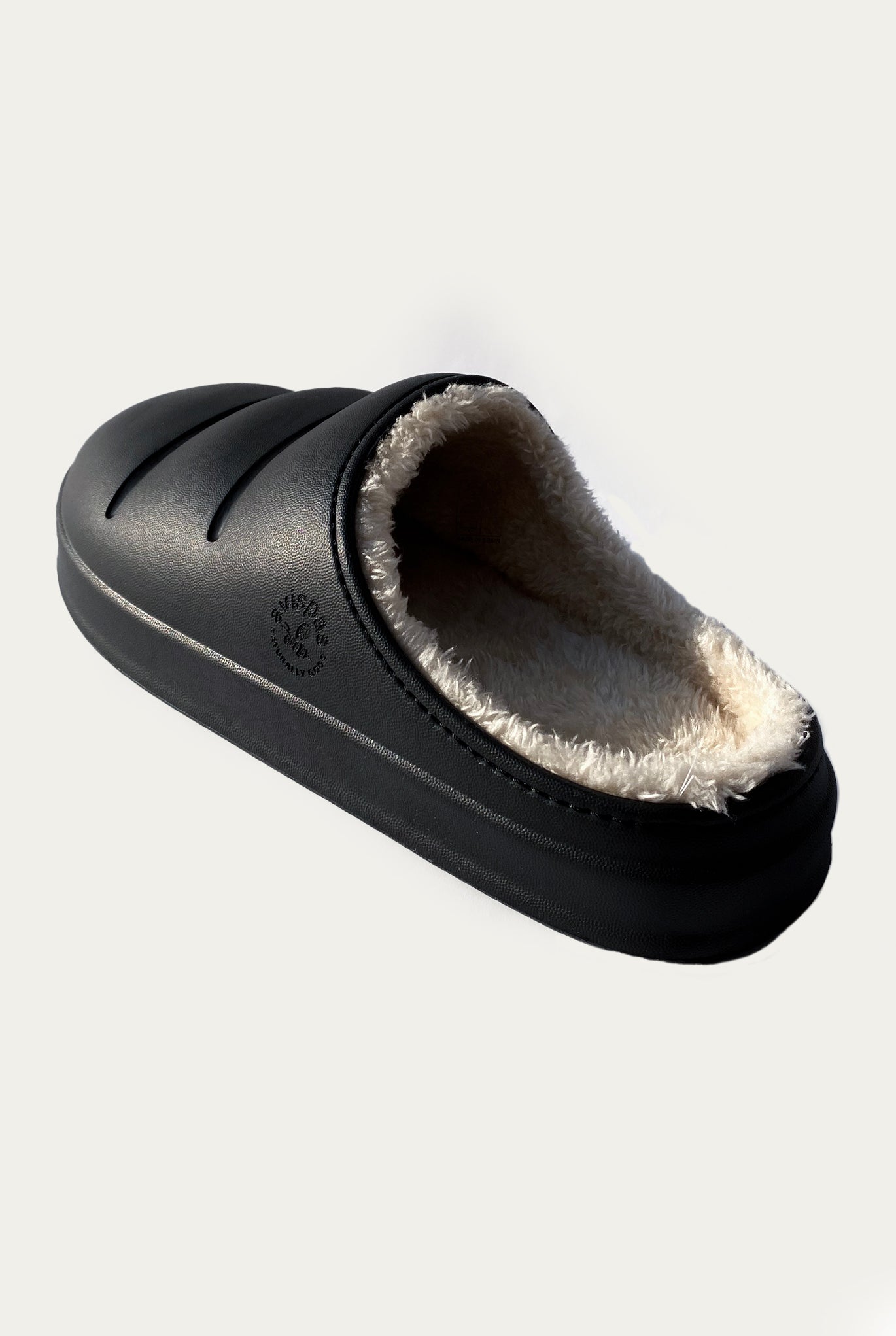 Avispas Black Slippers
