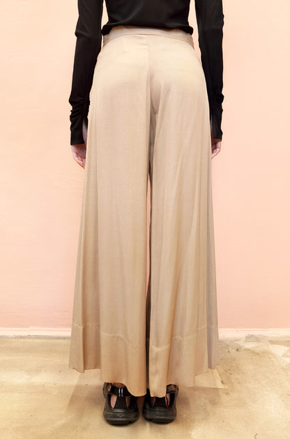 Wide-leg pants