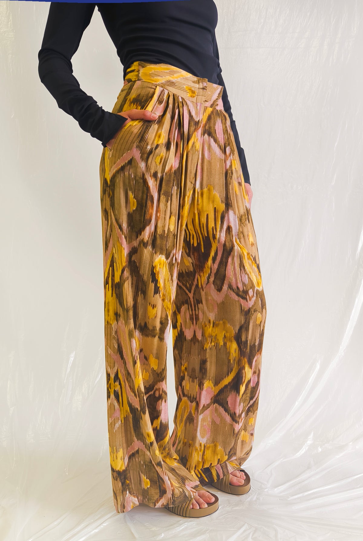 Wide-Leg Optical