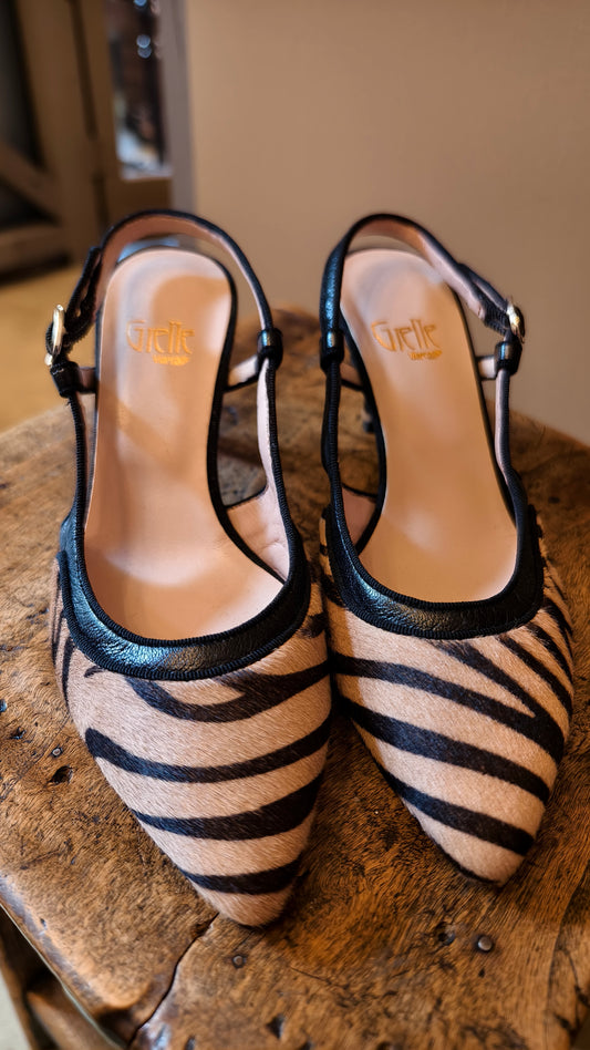 Scarpa con tacco