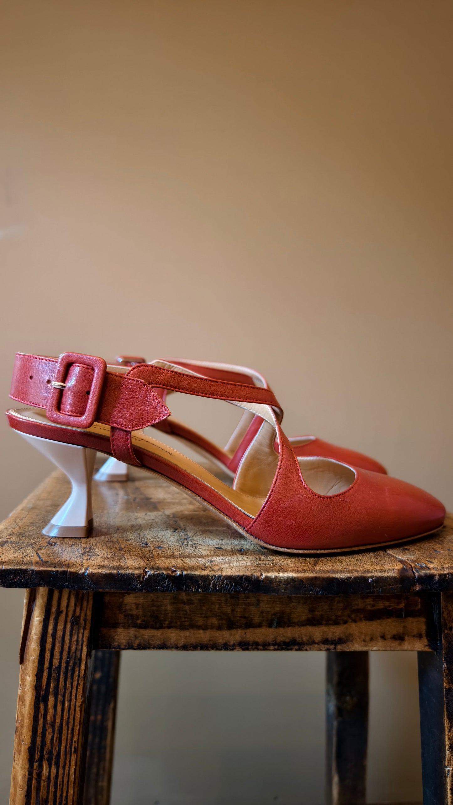 Scarpa a tacco basso