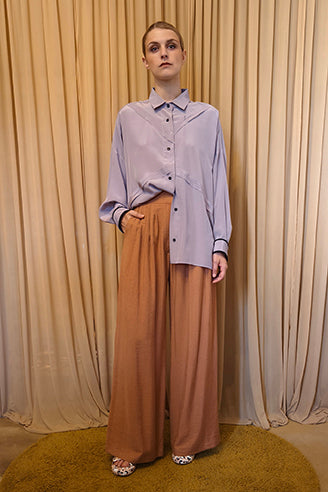 Camicia over con dettagli
