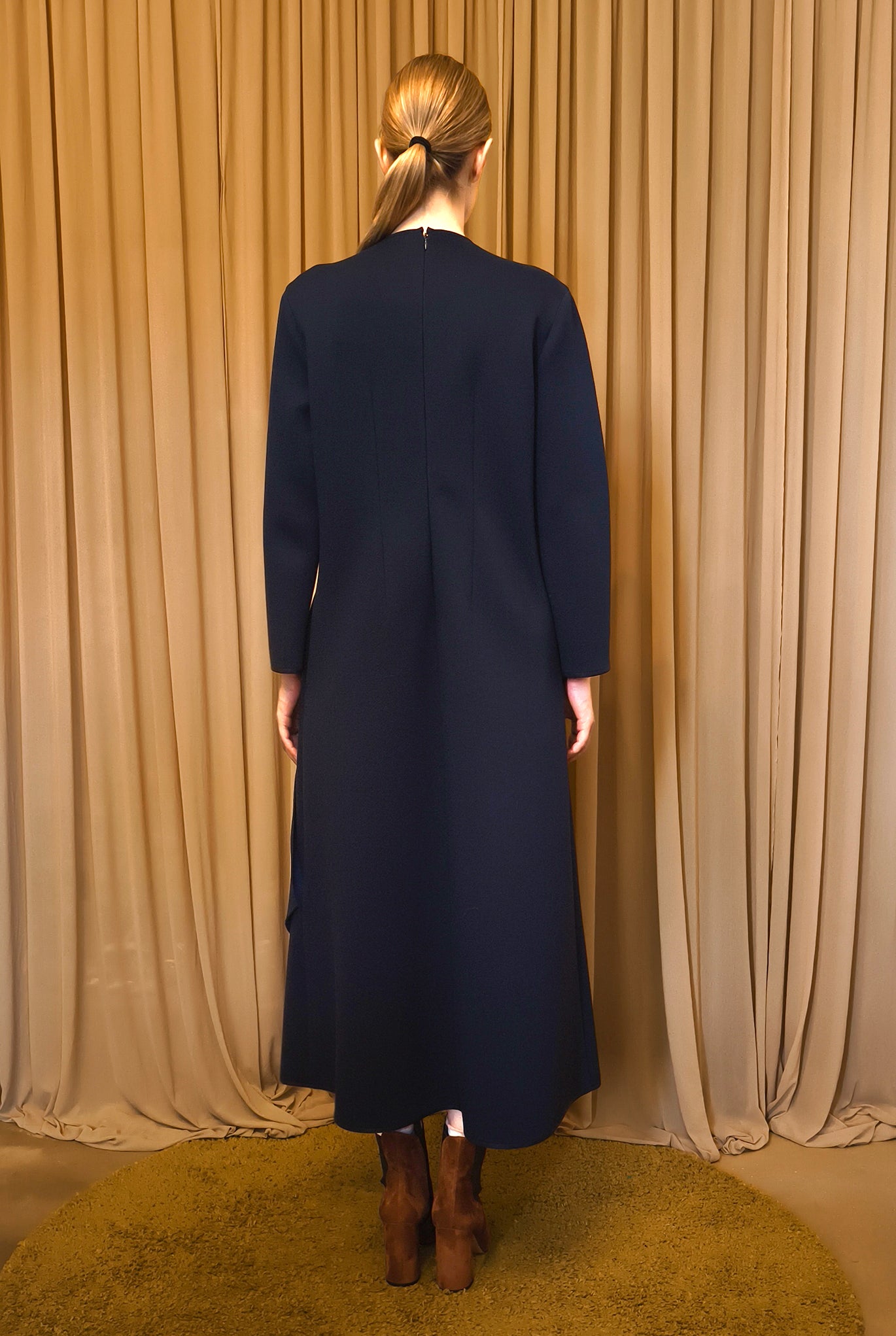 Abito girocollo in neoprene
