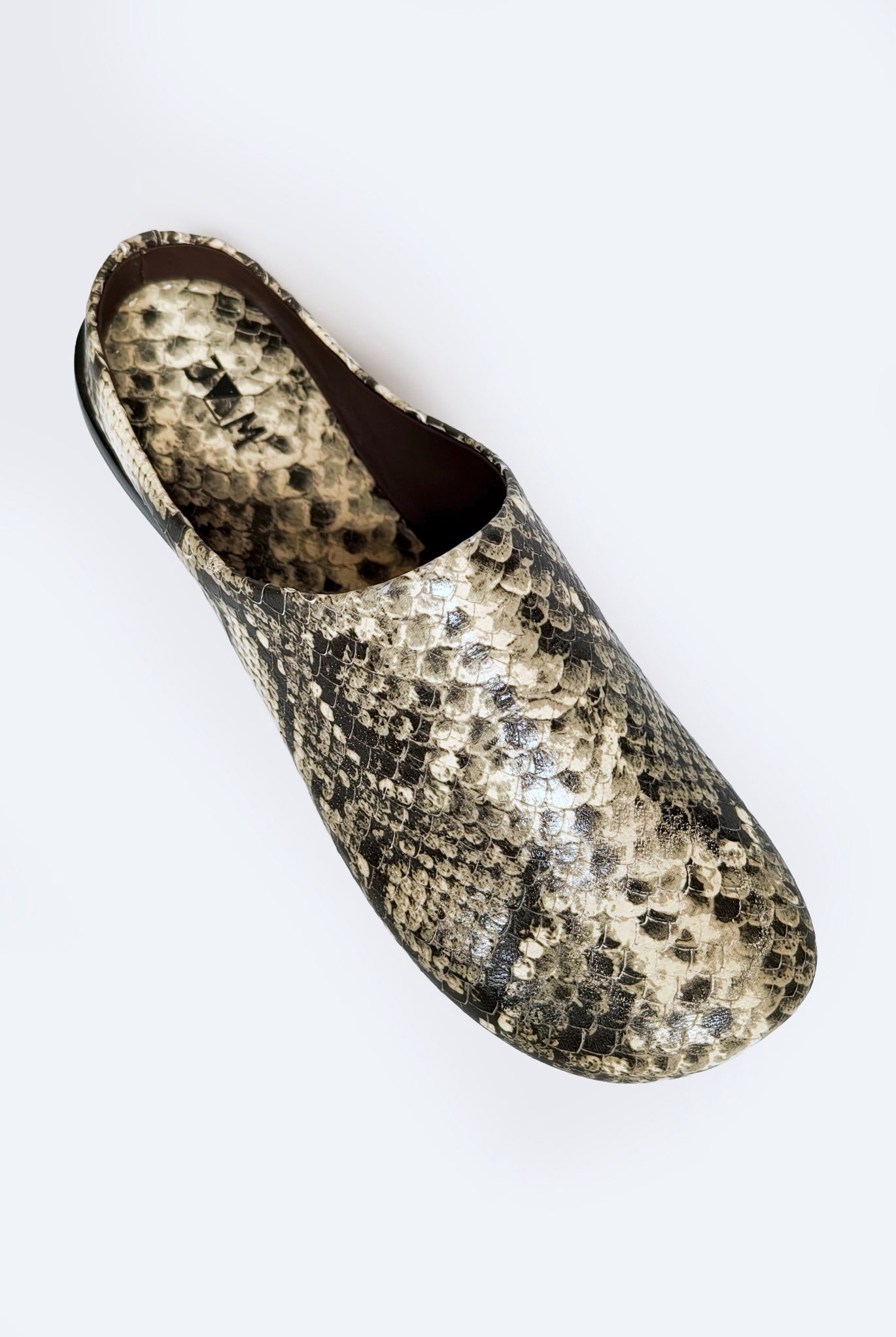 Yale - Asymetric Closed Toe Mule
