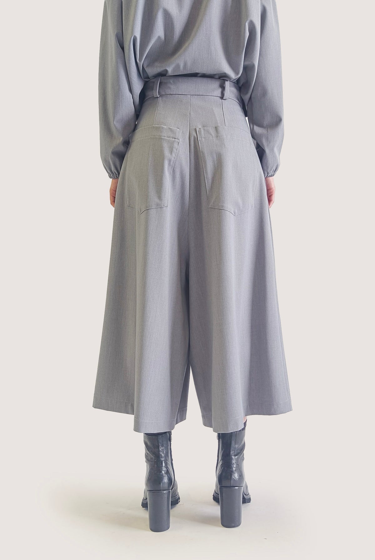 Cropped Gray Pant