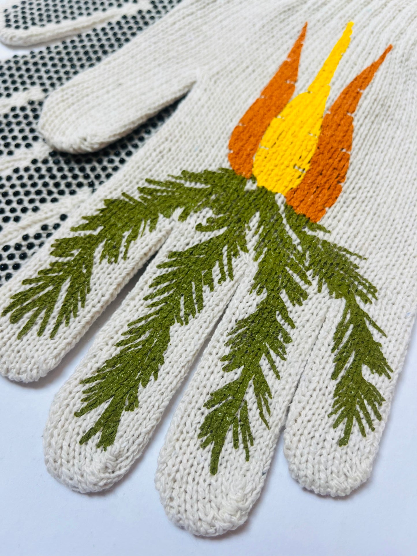 Garden Gloves Carrot