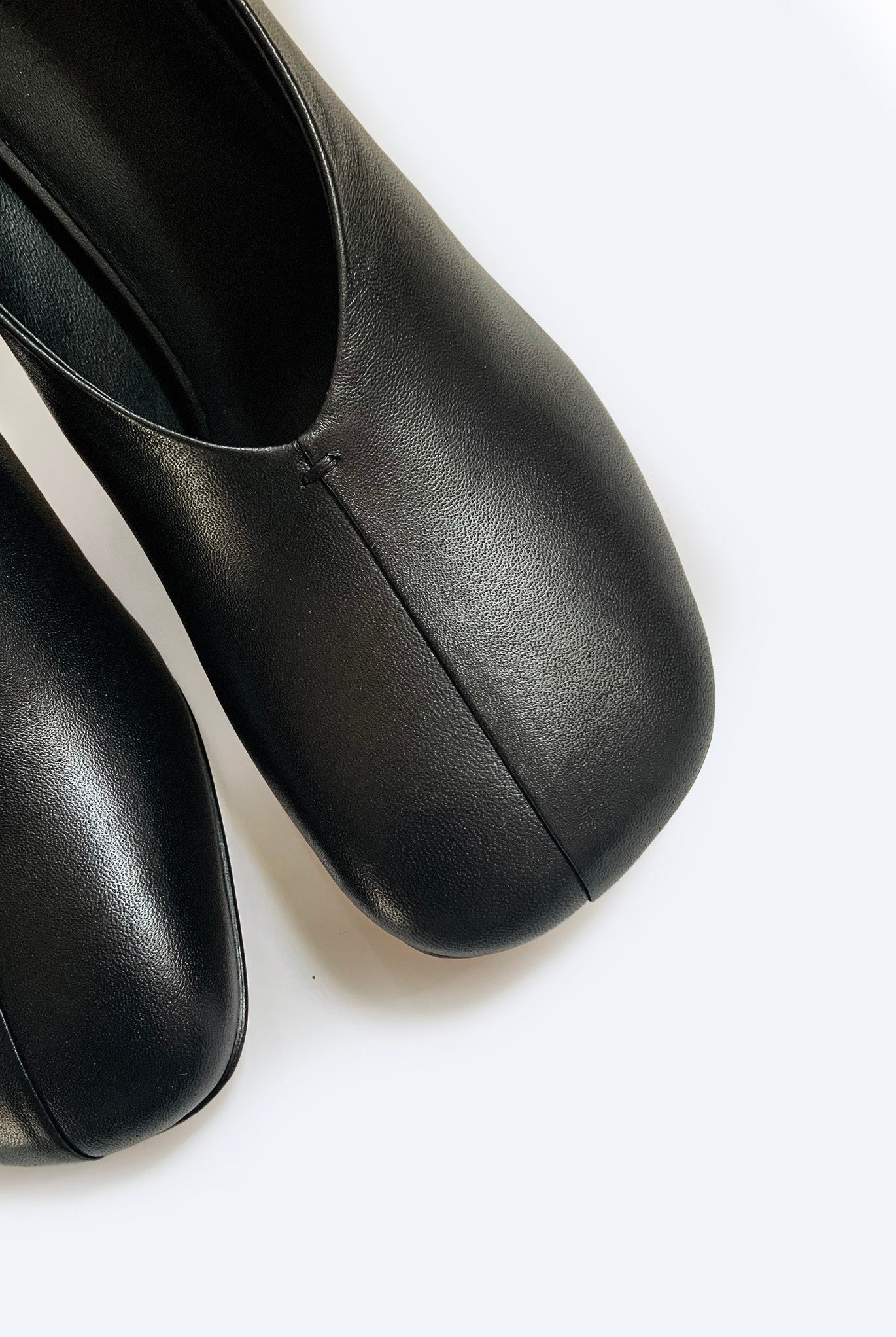 Dez- Twist Detailed Cylinder Heel Slinback