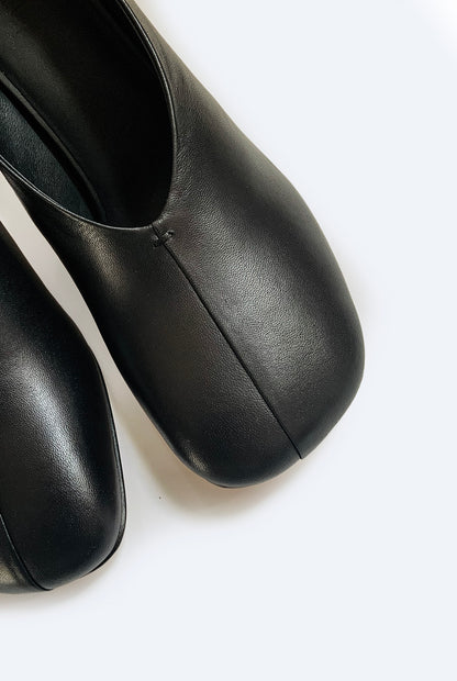 Dez- Twist Detailed Cylinder Heel Slinback