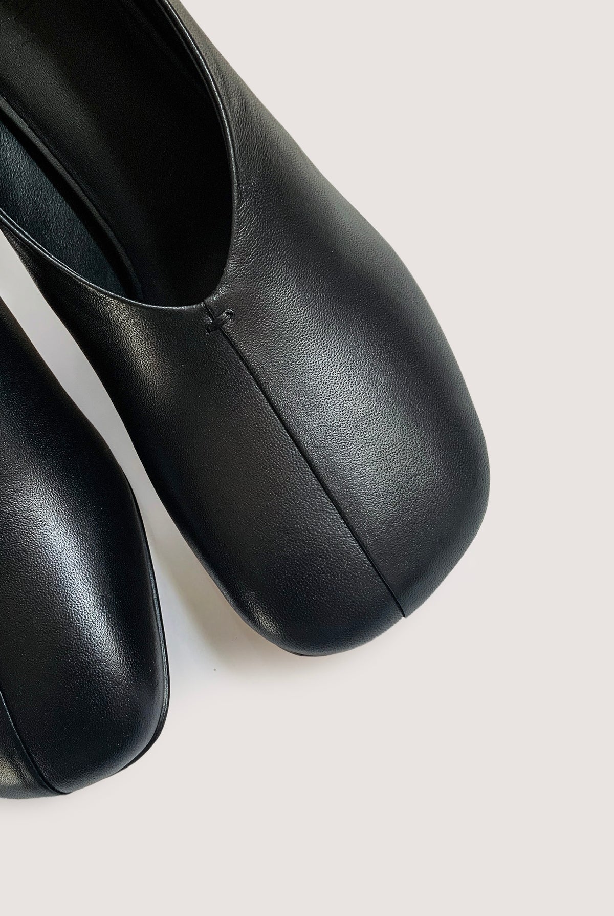 Dez- Twist Detailed Cylinder Heel Slinback