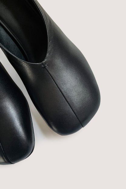 Dez- Twist Detailed Cylinder Heel Slinback