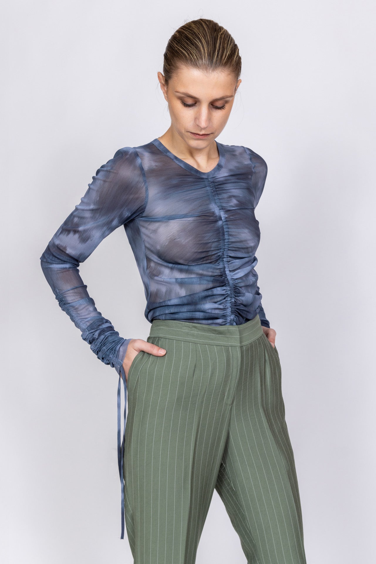 Pantalone in viscosa fluida gessato