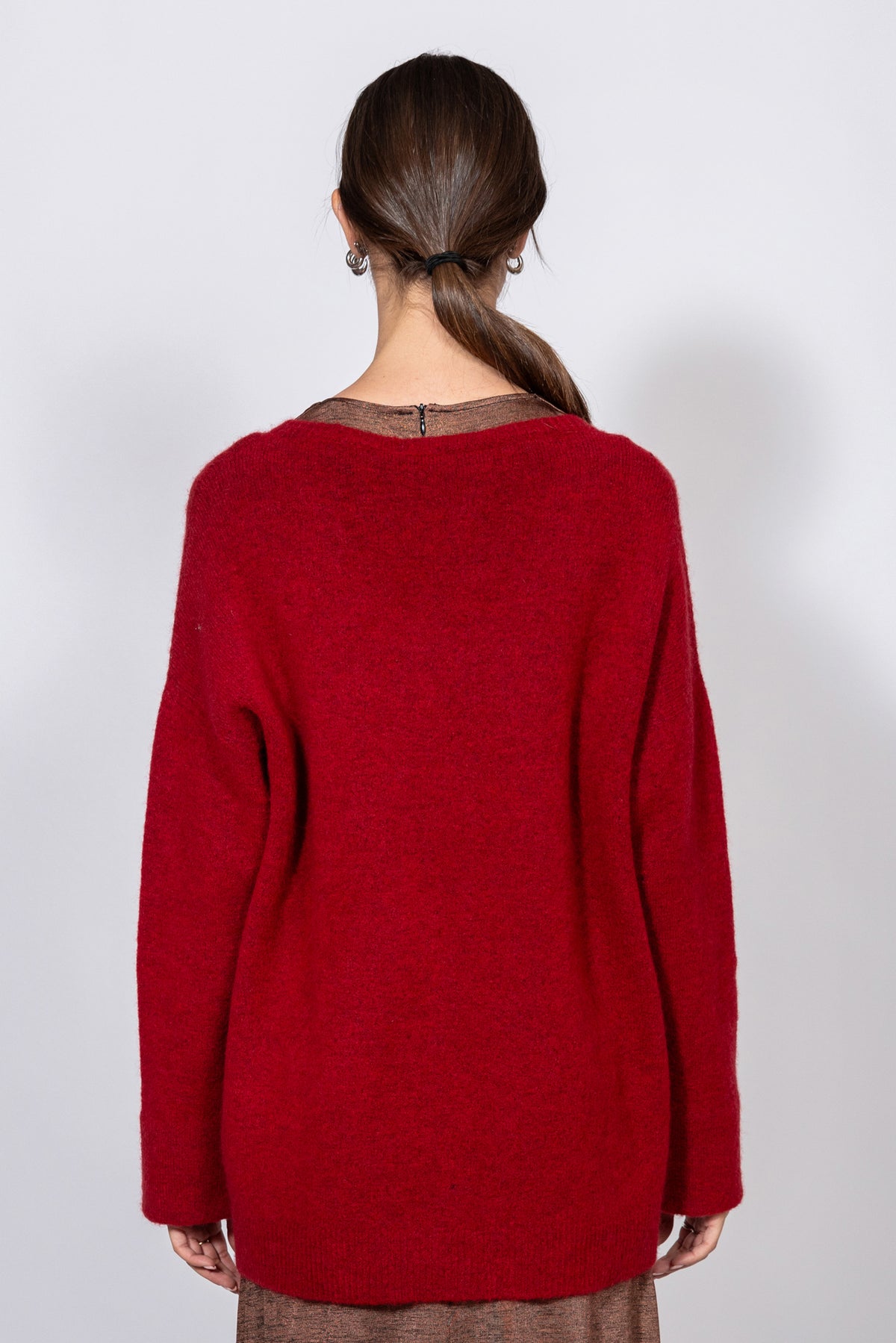 Maglione over con scollo a &#39;V&#39; rosso rubino