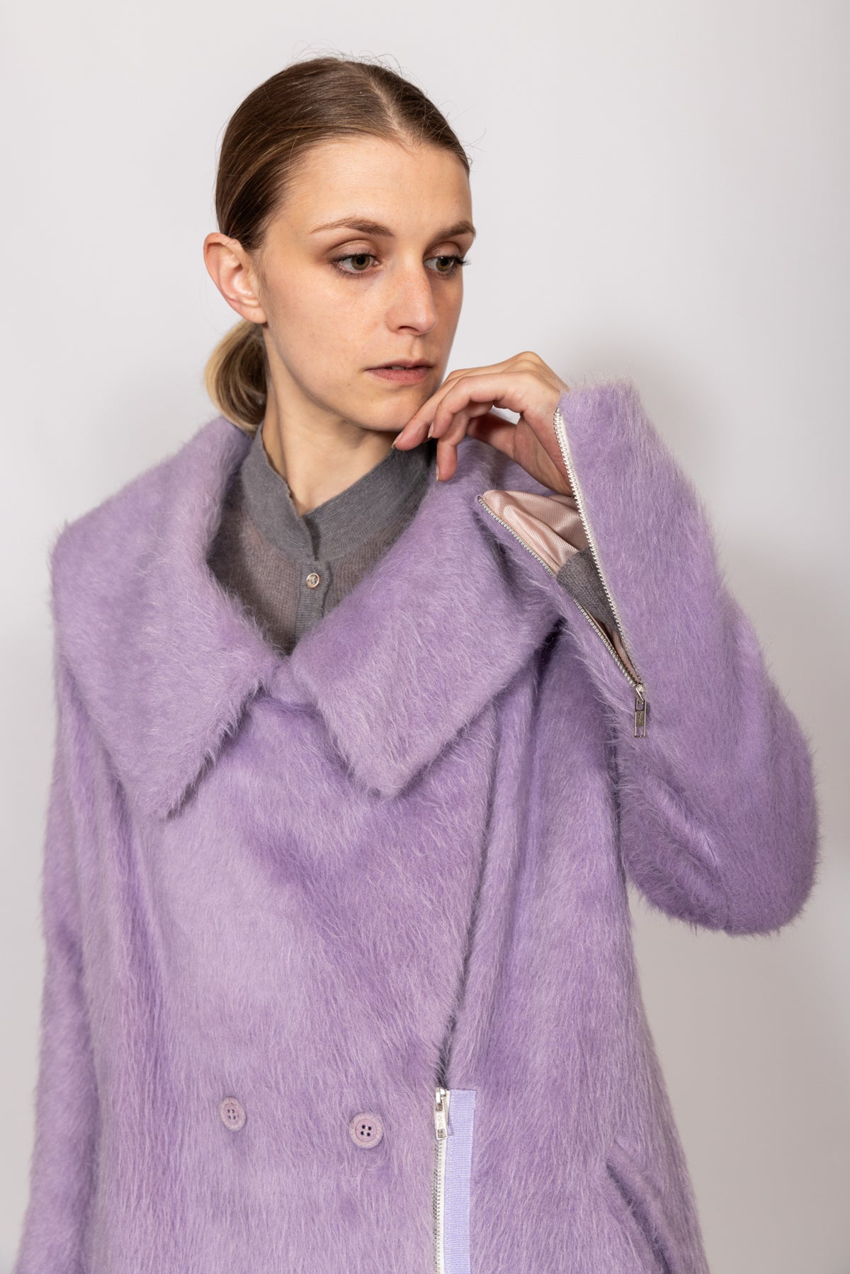 Cappotto in eco velour lilla con cerniera